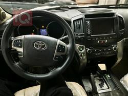 تۆیۆتا لاند کروزەر